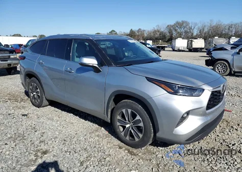 2022 Toyota Highlander Xle из США, поврежденный, VIN 5TDGZRAH8NS142260